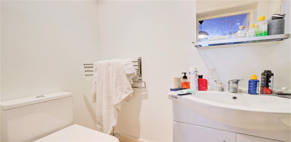 			WATER INCLUDED, Studio Apartment, 1 bath, 1 reception Apartment			 Sherriff Road, WEST HAMPSTEAD